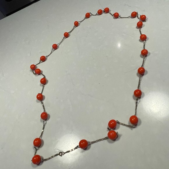 Vintage Bakelite Single Strand necklace - Picture 1 of 4